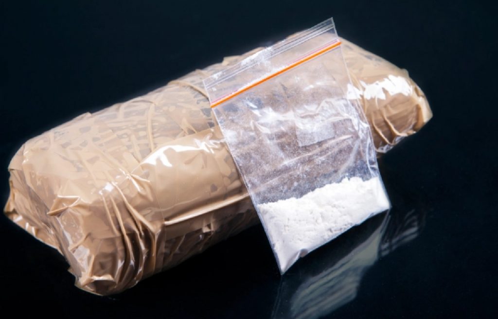 Bandat shqiptare fshihen pas 59 kilogramëve kokainë?
