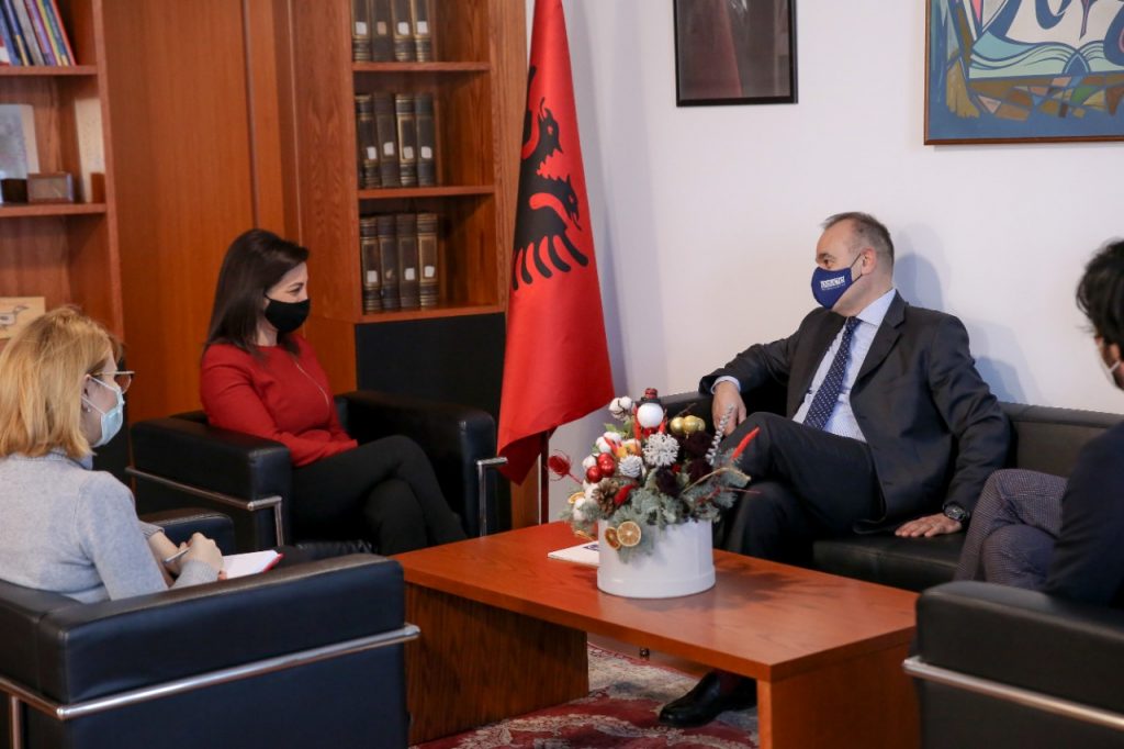 Ministrja Kushi, takim me Ambasadorin e OSBE në Tiranë