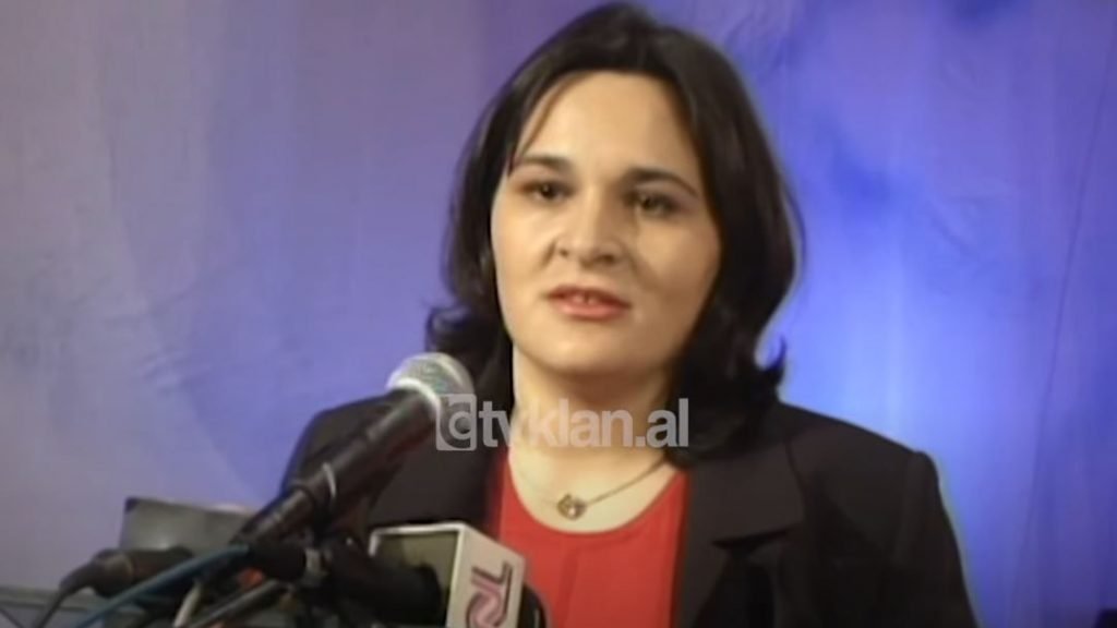Monika Kryemadhi zgjidhet kryetare e FRESH (25 mars 2001)