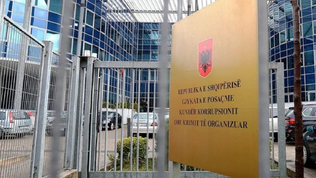 U arrestua bashkë me gjyqtaren Enkelejda Hoxha, GJKKO ndryshon masën e sigurisë për mjekun Korbi