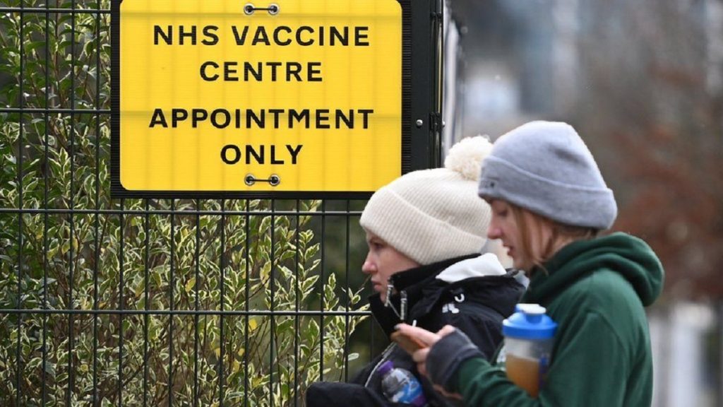Plani ambicioz i qeverisë britanike: Të gjithë të rriturit do të vaksinohen brenda Korrikut