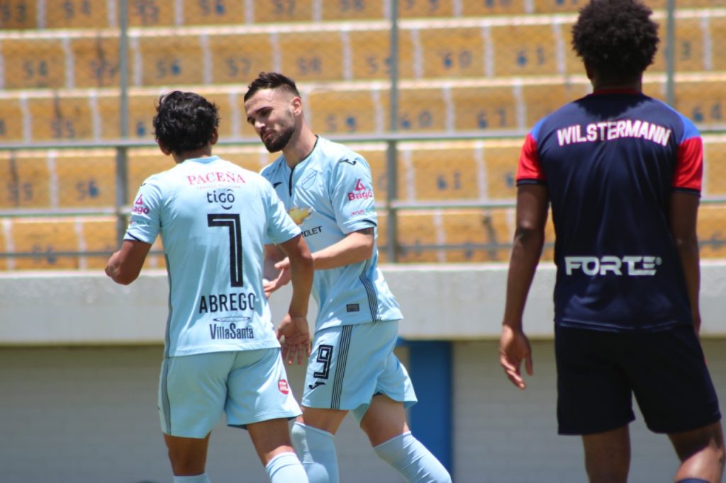 Sadiku debuton në Libertadores