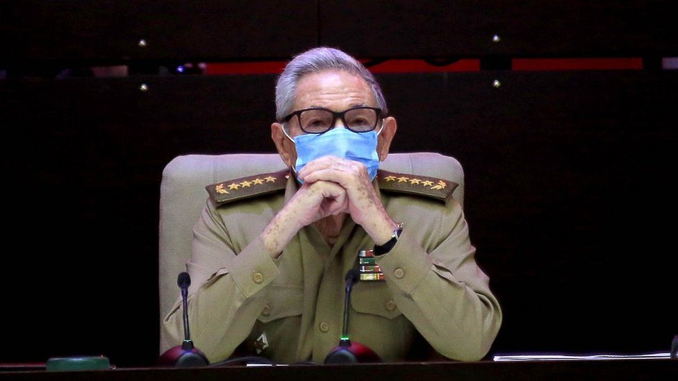 Raul Castro dorëhiqet nga Partia Komuniste e Kubës