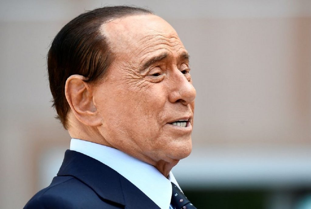 Ish-Kryeministri Berlusconi në spital