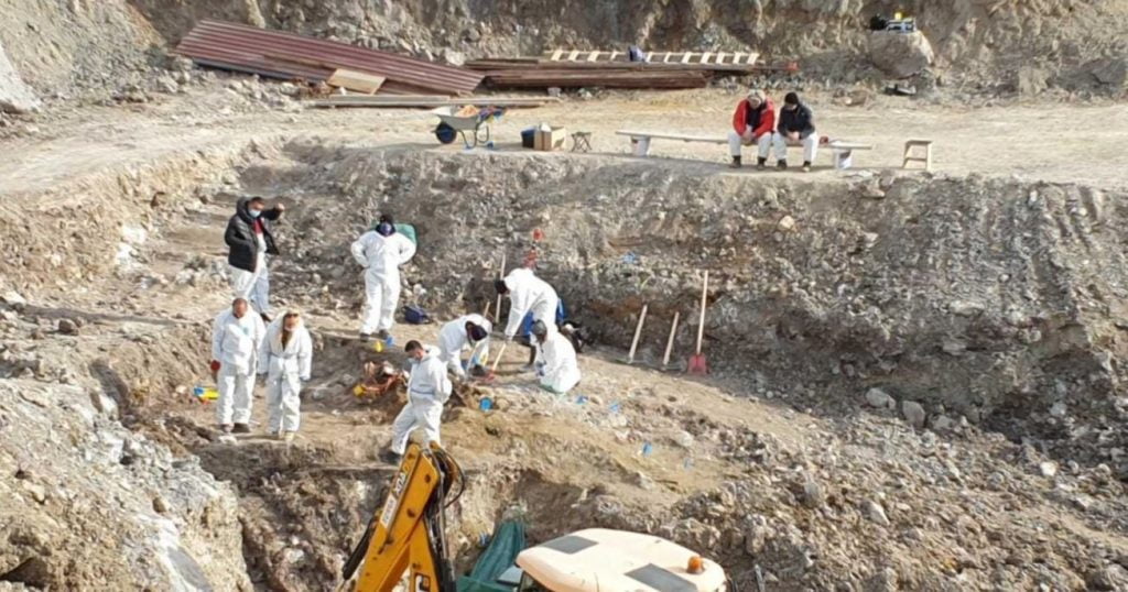 Rifillojnë gërmimet në varrezën masive të Kizhevakut