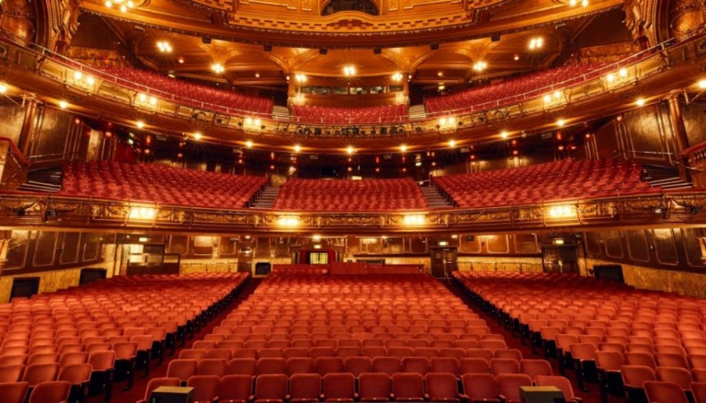 Teatrot e Londrës rihapen për publikun