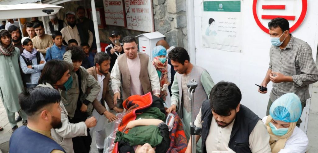 Dhjetra të vrarë pranë shkollës së vajzave pas shpërthimit të një bombe