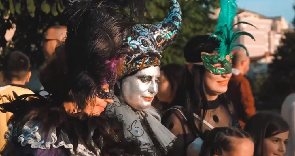 Rama poston videon e veçantë nga karnavalet e Korçës