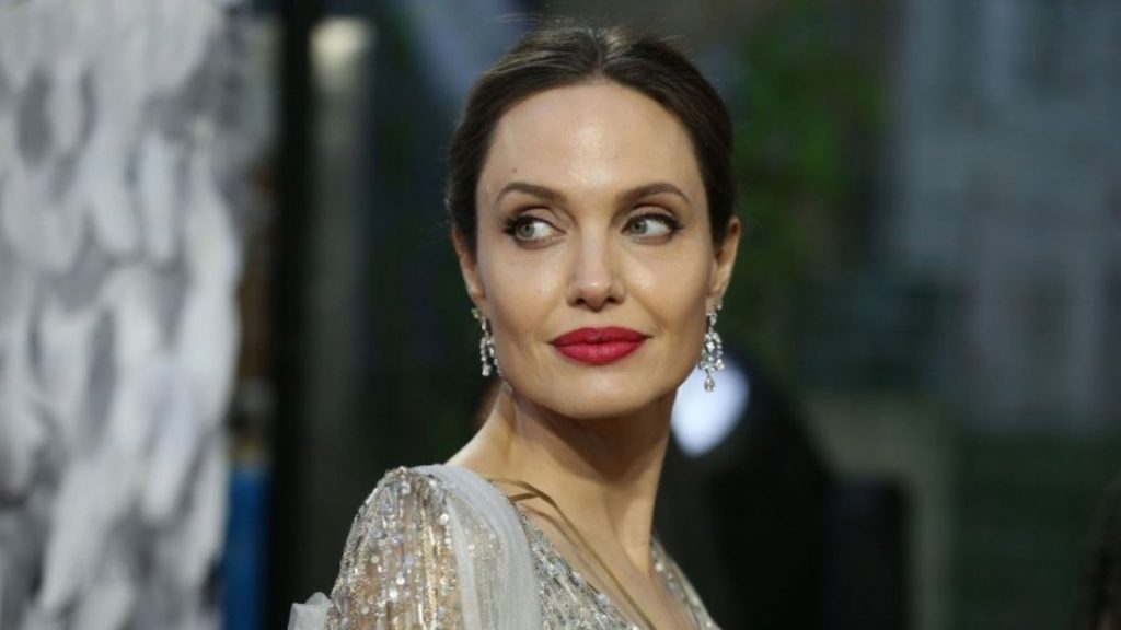 Angelina Jolie dhe The Weekend fotografohen së bashku në Los Angelos
