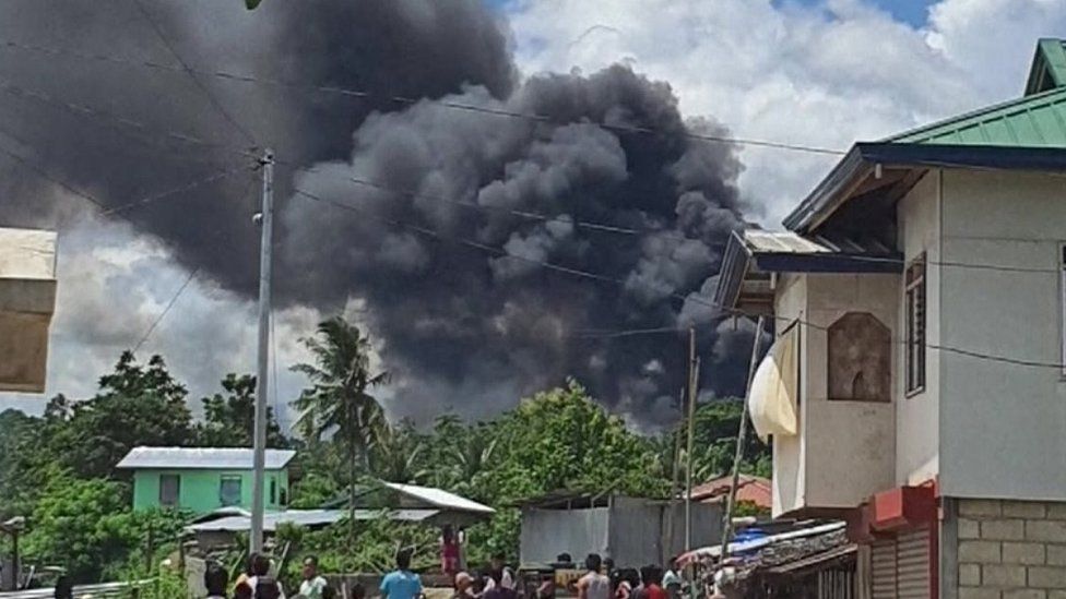 Tragjedia ajrore në Filipine, 45 viktima nga rënia e një avioni ushtarak