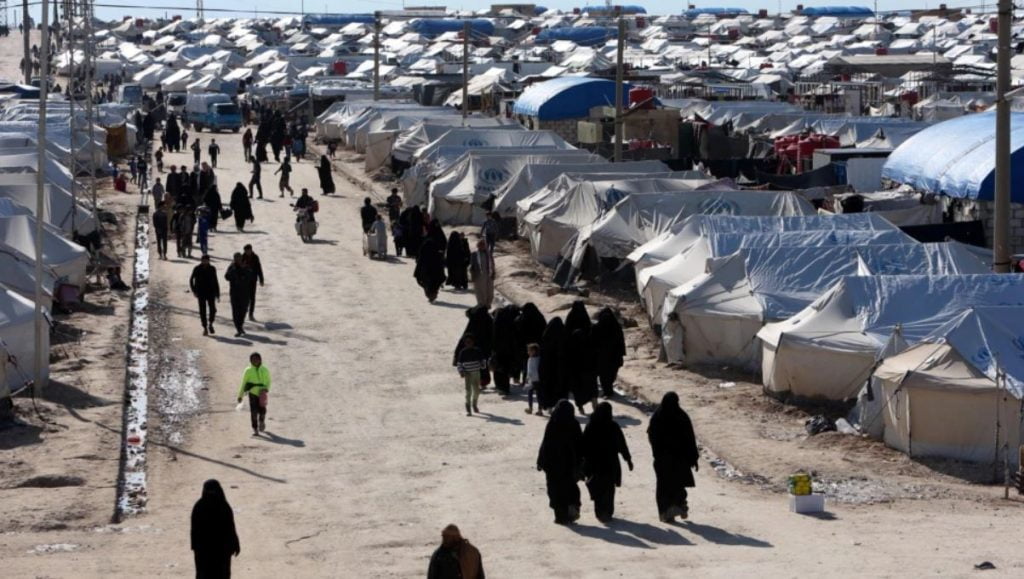 Maqedonia e Veriut riatdheson 23 persona nga Siria dhe Iraku