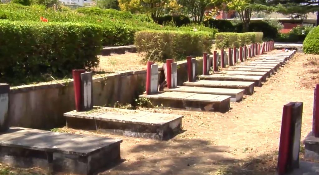 Dëmtohet memoriali i ushtarëve grekë në Dropull