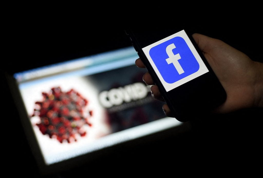 Facebook mbyll disa llogari të lidhura me Rusinë
