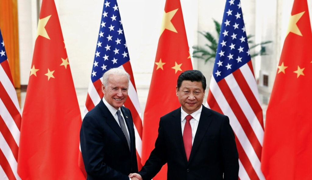 Joe Biden telefonon presidentin kinez