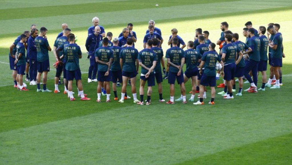 Dhimbje koke për Roberto Mancini, Italia humbet mesfushorët