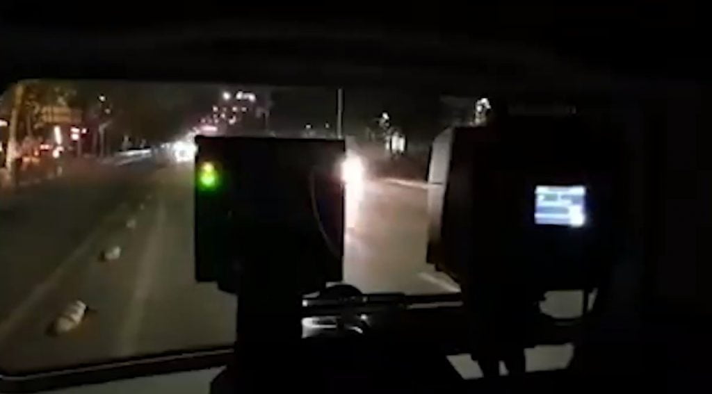 “Makina spiune” del sërish në rrugët e Tiranës, gjobiten qindra shoferë në pak orë