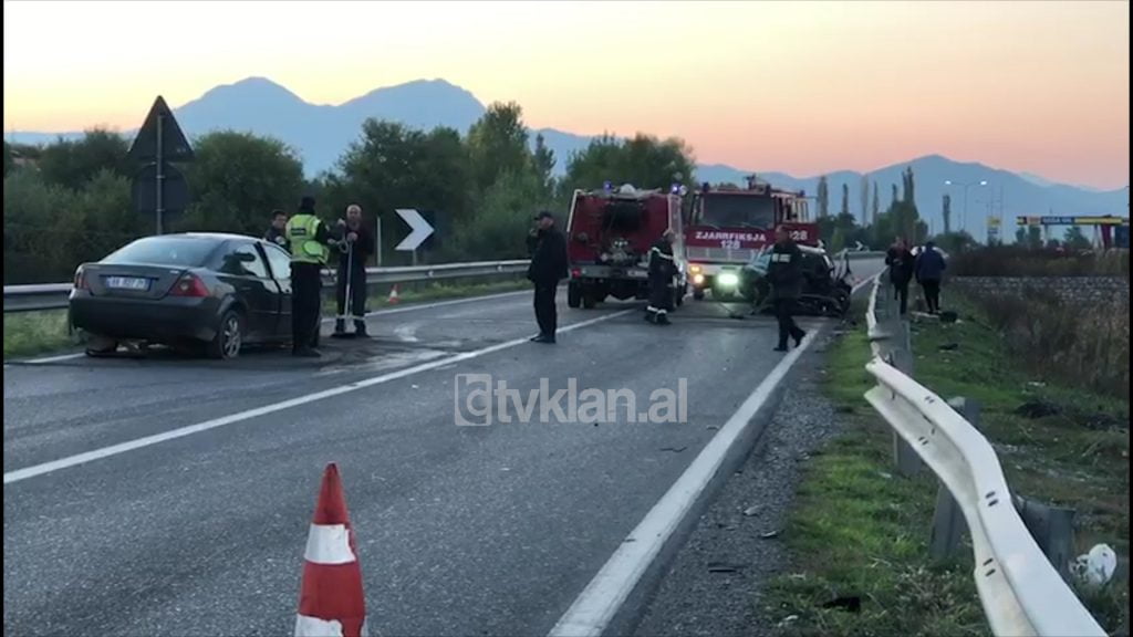 Aksident i rëndë në Shkodër-Lezhë, dy makina përplasen kokë më kokë, humb jetën 67-vjeçari