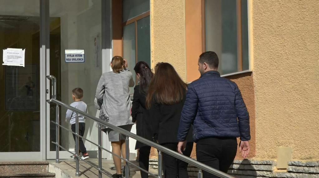 Helmimi në Krujë, 130 persona të tjerë shkojnë për ndihmë në spital