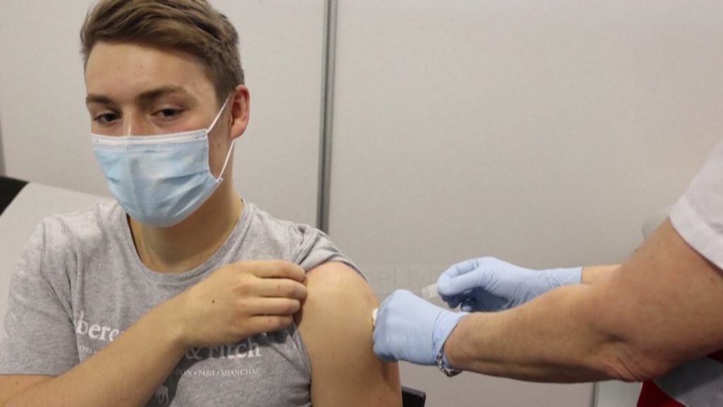 Rriten infektimet në Gjermani, ekspertët kërkojnë më shumë vaksinime të treta për grupet e riskut