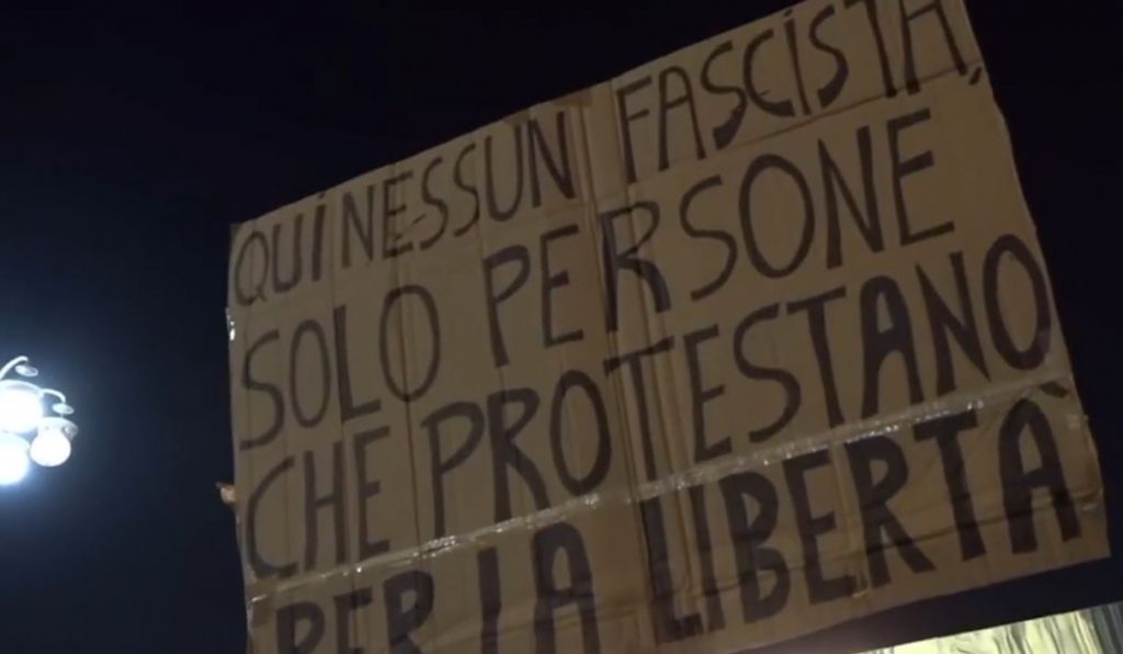 Protesta kundër certifikatës së gjelbër në Milano