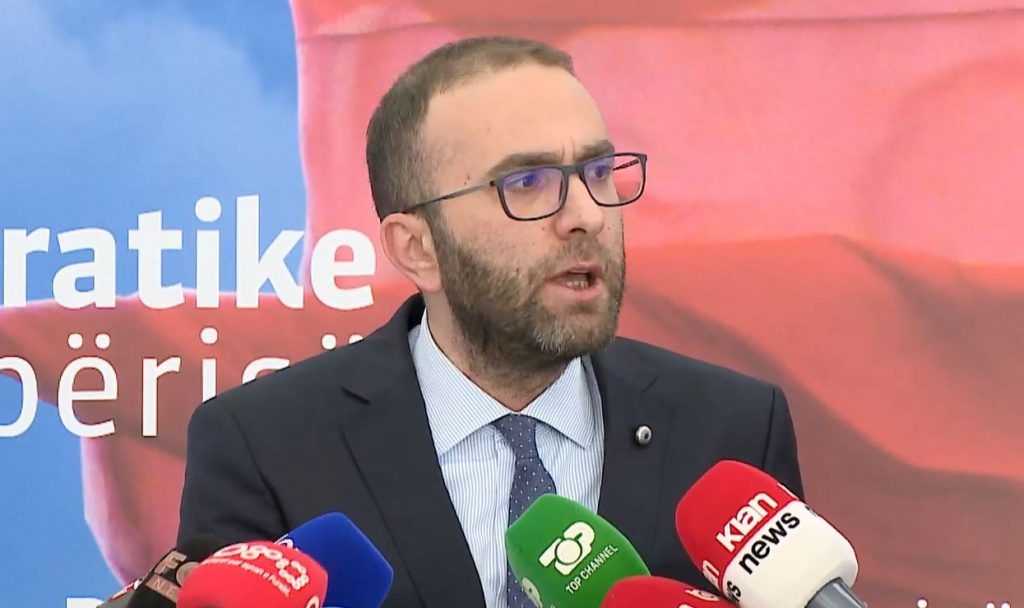 Firmat për Kuvendin, Bardhi: Dorëzoni kërkesën në protokollin e PD, mos bëni show me demokratët