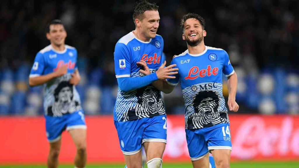 Napoli kryeson i vetëm, Roma merr fitoren e dytë radhazi në Serie A