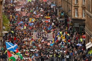 Protesta masive në Bruksel dhe Glasgow