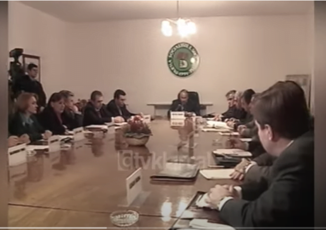 PS mbledhje kryesie, Nano fton Berishën të bashkëpunojnë për integrimin e Shqipërisë &#8211; (8 Janar 2003)