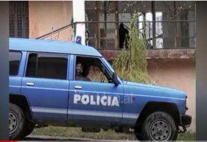 Policia kufitare e Gjirokastrës arreston një trafikant të qenieve njerëzore &#8211; (11 Prill 2003)