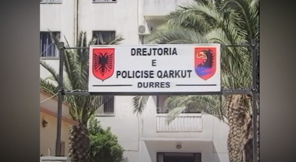 Policia e Durrësit arreston tre të dyshuar si trafikantë të lëndëve narkotike (3 Maj 2003)