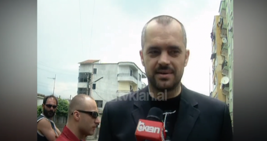 Edi Rama: Edhe të dielën “banda” e Bashkisë vazhdon rindërtimin e Tiranës (24 Maj 2003)