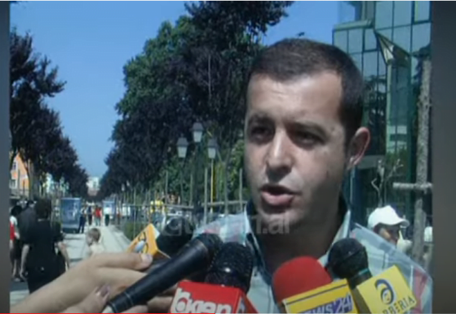 Bashkia e Tiranës denoncon vjedhjen e koshave dhe pemëve në kryeqytet &#8211; (28 Maj 2003)