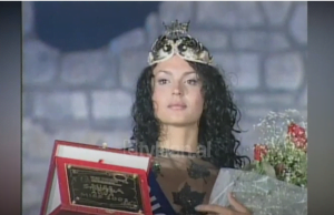 Miss Shqipëria 2003 zgjidhet 19-vjeçarja nga Tirana Eriona Ibro &#8211; (22 Qershor 2003)