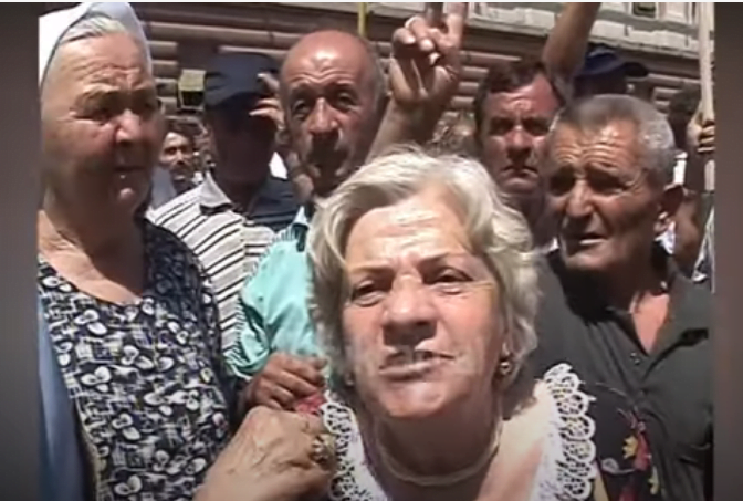 Protesta e ish-të përndjekurve politikë në Tiranë &#8211; (30 Qershor 2003)