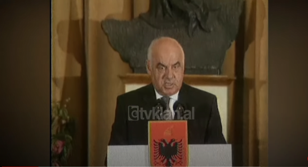 Presidenti Alfred Moisiu ka dekretuar ndryshimet në ligjin për mediat (20 Gusht 2003)