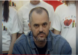 Edi Rama me vullnetarët e fushatës në njësinë bashkiake 7 &#8211; (7 Shtator 2003)