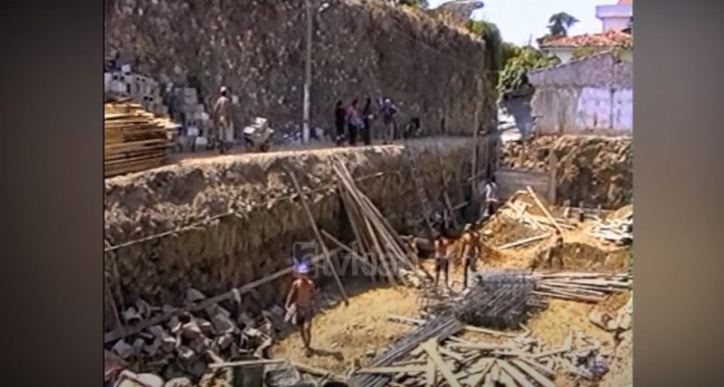 Ndërtimet rrezikojnë vlerat arkeologjike të lagjes Kala në Elbasan (20 Gusht 2003)