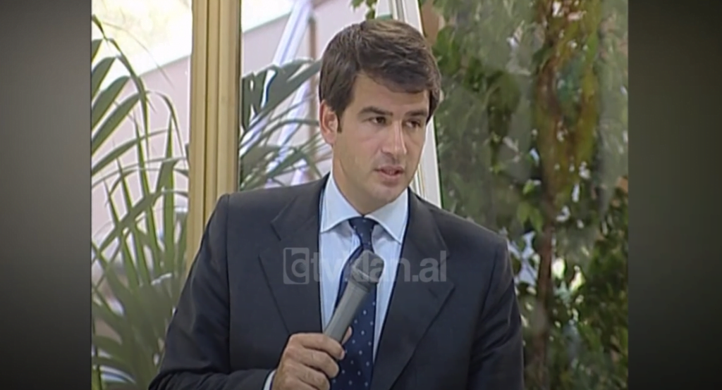 Presidenti i Puglias mbërrin në vendin tonë (15 Korrik 2003)