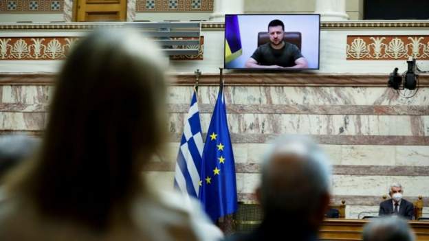 Zelensky flet në Athinë: Refuzoni naftën ruse, kush shantazhon Europën do të humbasë