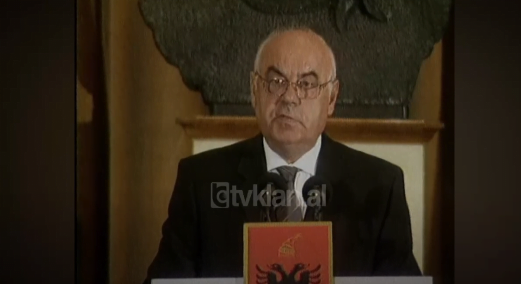 Presidenti Moisiu, apel Nanos të zgjidhë çështjen për emërimin e Ministrit të Jashtëm (5 Tetor 2003)