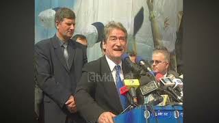 Lideri demokrat Berisha në një miting elektoral në Korçë, Pogradec dhe Bilisht (4 Tetor 2003)