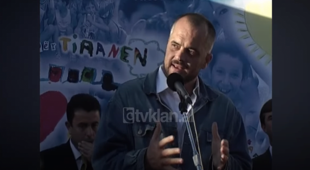 Edi Rama fushatë në njësinë nr. 9 (1 Tetor 2003)