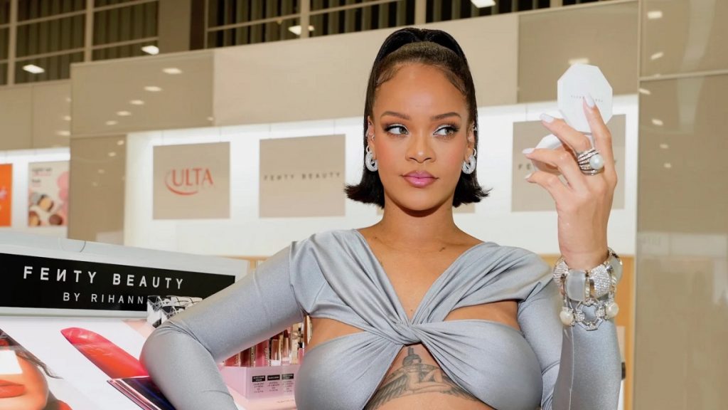 Rihanna futet në listën e miliarderëve të “Forbes”