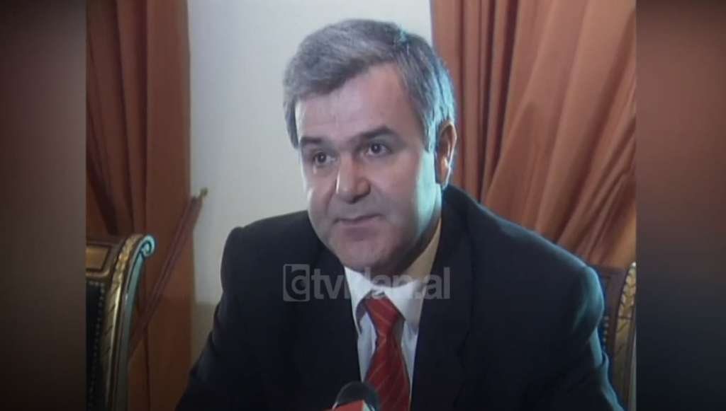 Fatmir Xhafa prezantohet si Ministër i Drejtësisë (31 Dhjetor 2003)