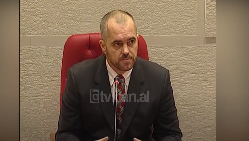 Edi Rama në takim me drejtuesit e shkollave të mesme (9 Janar 2004)