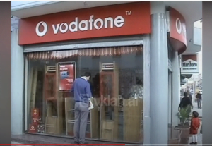 Kompania Vodafone Albania hap dyqanin e ri në qytetin e Beratit &#8211; (6 Dhjetor 2003)