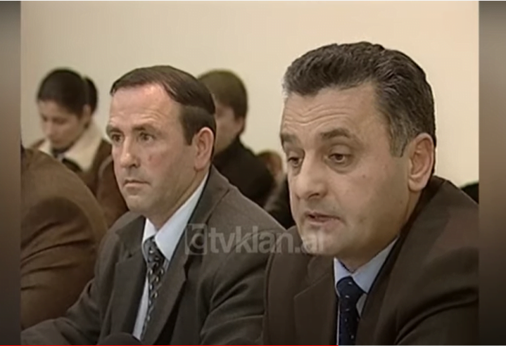 Ministri Viktor Doda takim me sindikalistët për rritjen e çmimit të energjisë &#8211; (28 Janar 2004)