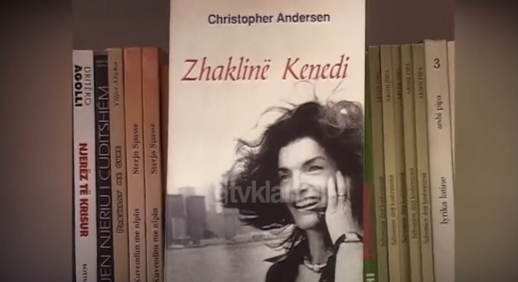 Botohet libri “Zhaklinë Kenedi” (27 Nëntor 2003)