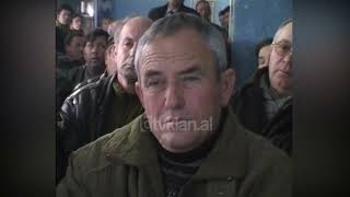 10 minuta pa drita, protesta e qytetarëve kundër rritjes së çmimit të energjisë (7 Janar 2004)