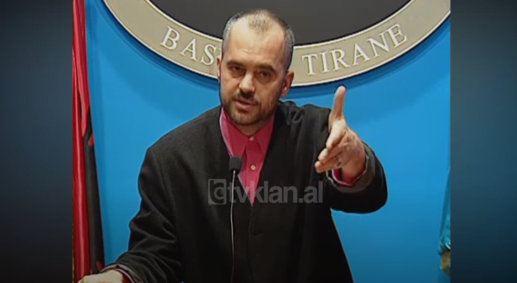 Edi Rama i kërkon qeverisë fonde për përmirësimin e infrastrukturës parauniversitare (6 Nëntor 2003)